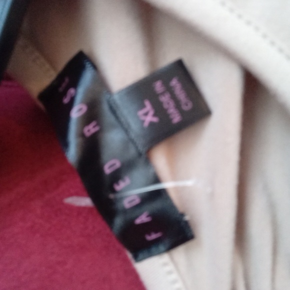 Faded Rose Croped Top NWT Price Is As Is - Picture 3 of 5